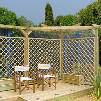 Corner pergola