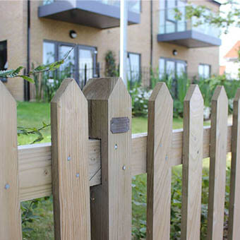 pointed picket fence