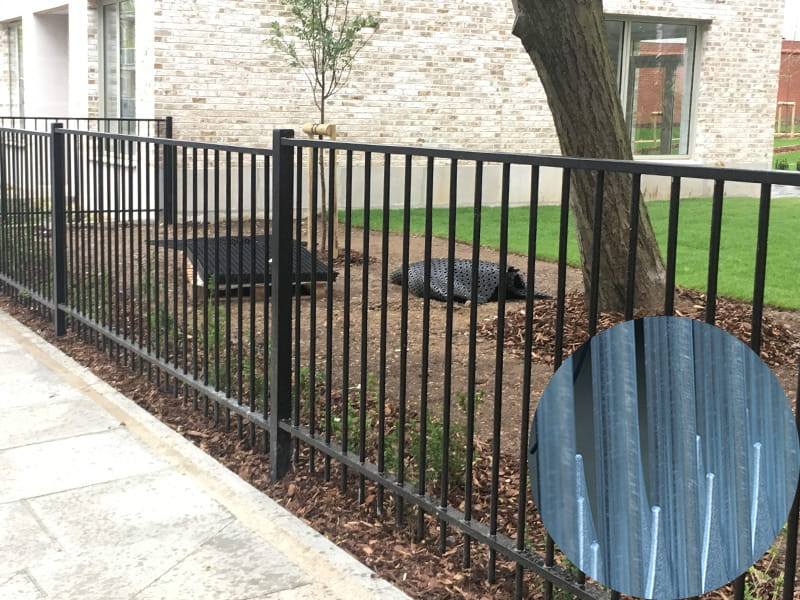 Intermediate post for Sentry garden railings