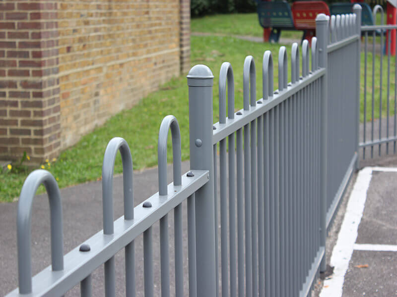 Anti trap bow top fencing