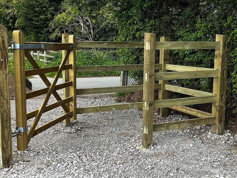 mobility-kissing-gate