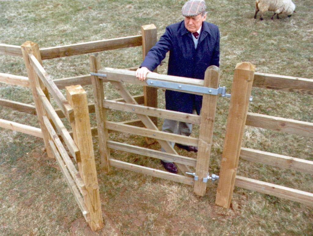 Timber Kissing Gate