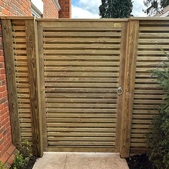 venetian hit and miss garden gate